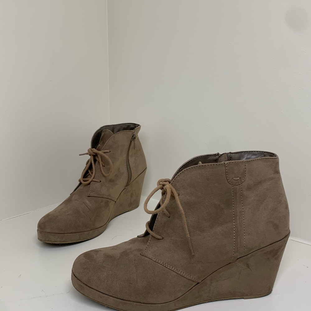 Women's Tan Wedge Ankle Boots
